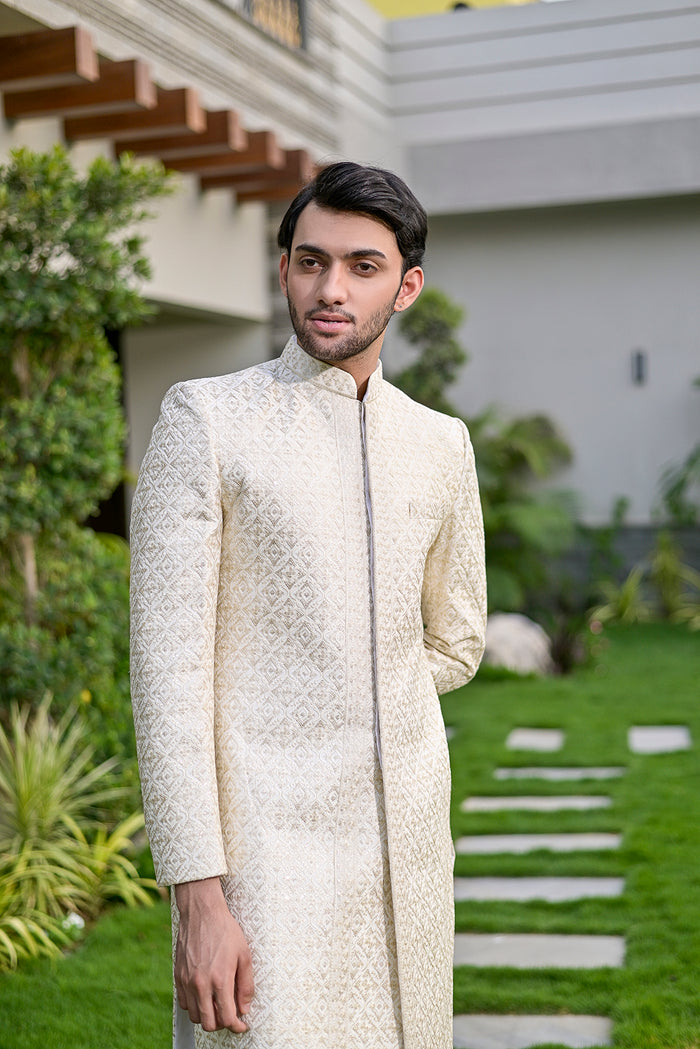 Radiate Royalty in Ivory